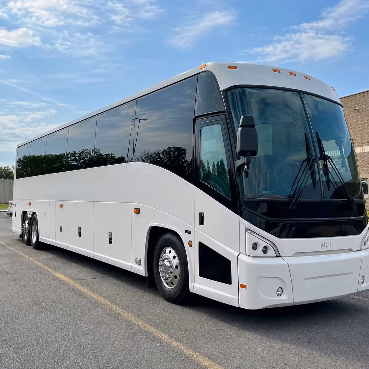 sunrise employee shuttle buses for daily commutes and office runs